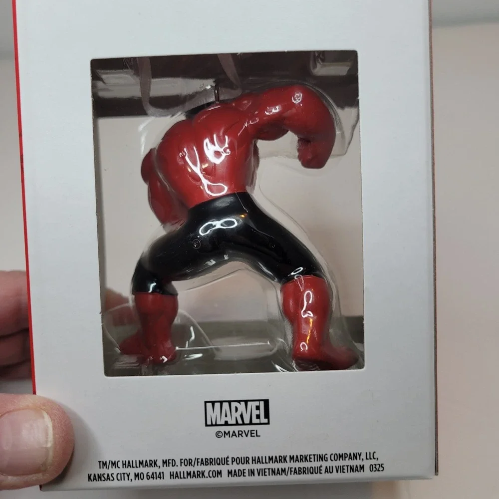 Red Hulk Hallmark Christmas Holiday Ornament Marvel Studios‎ Captain America